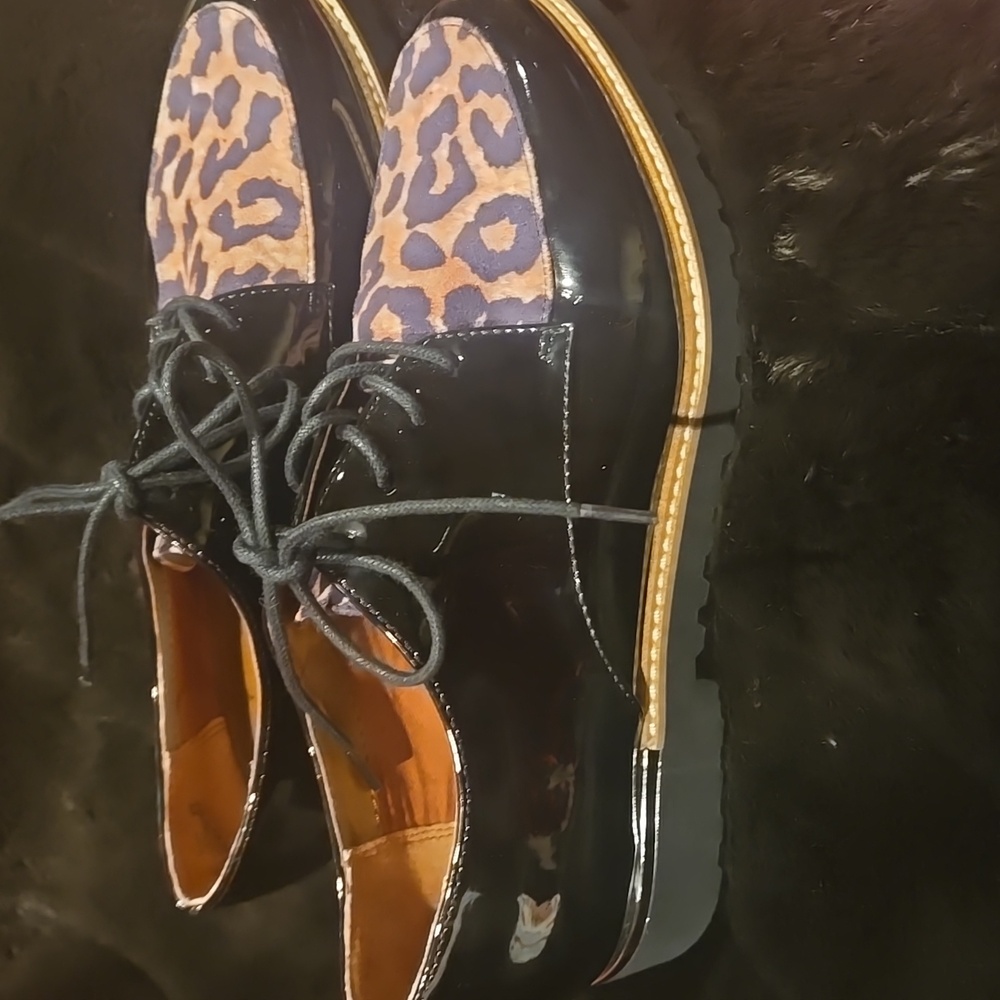 Franco SartoLeopard Print and Black Patent Leather oxford Shoes